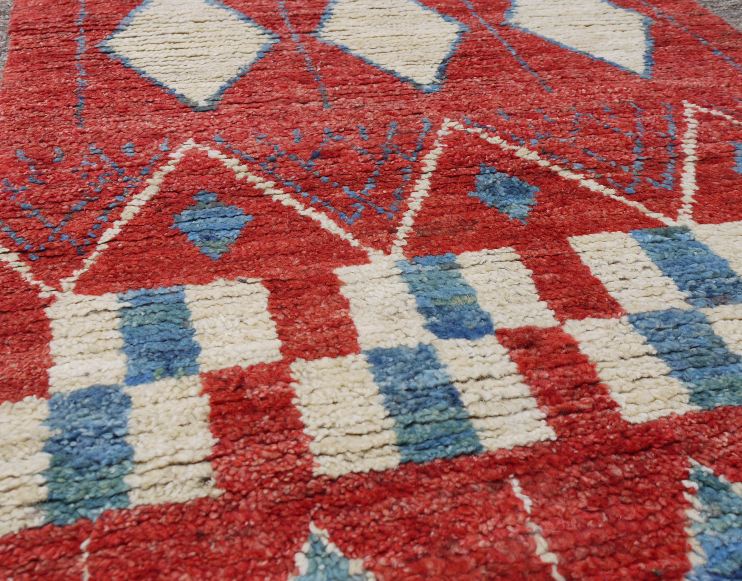 Crimson Matrix – Rug 269 (77 × 303 cm) - Image 2